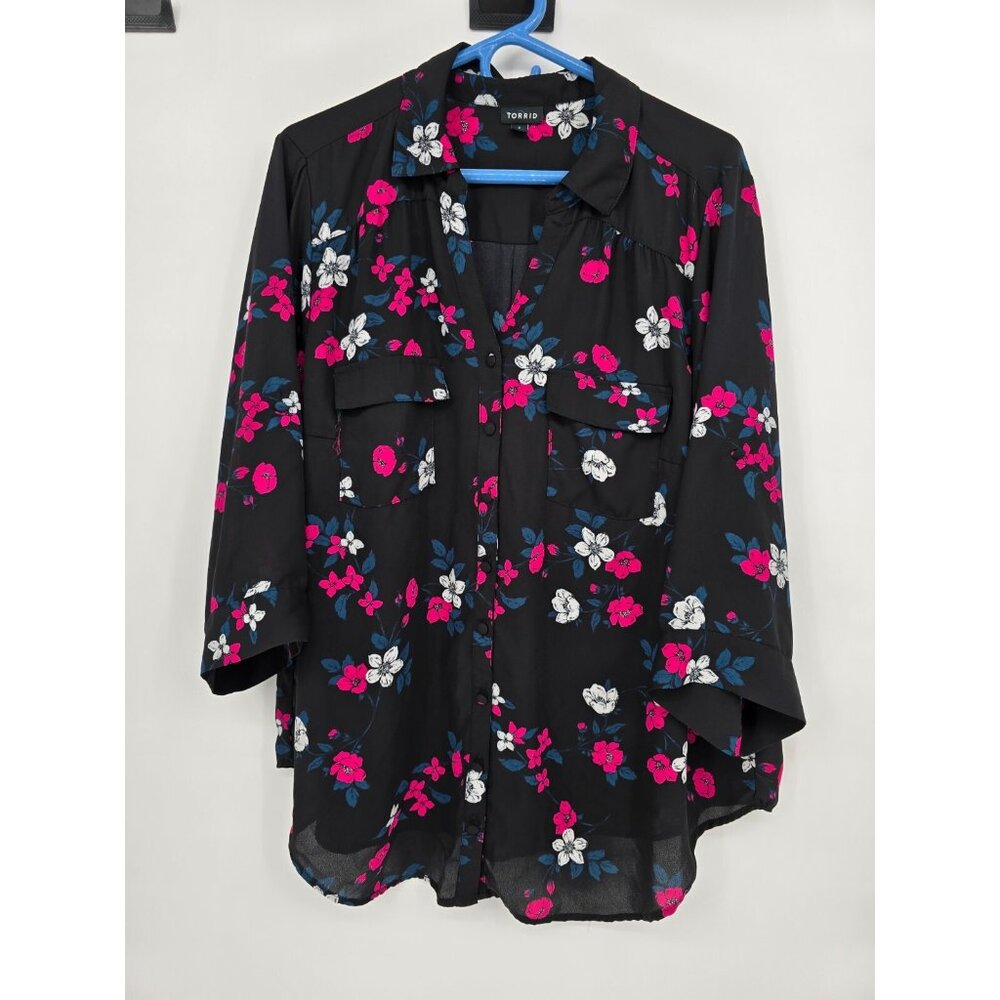 Torrid Size 2 Womens Top Black Floral Button Up Roll Tab Sleeve Blouse - Picture 2 of 5